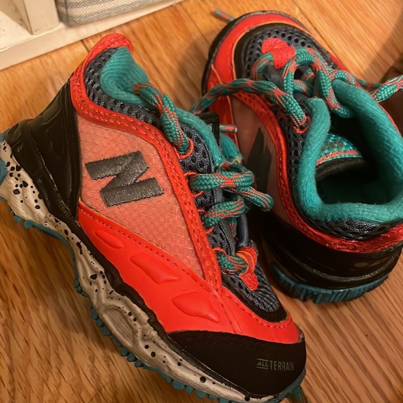 New Balance - Picture 2 of 2